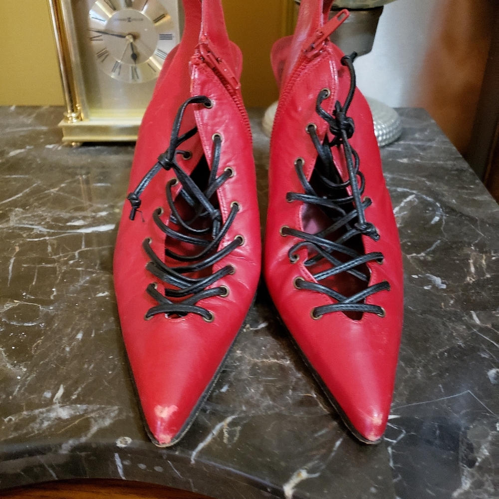 Heels - Picture 2 of 8